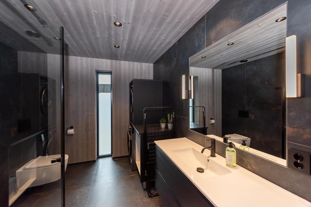 Hoda Cabin - Luxury Lodge With Jacuzzi And Sauna Lyngværet Extérieur photo