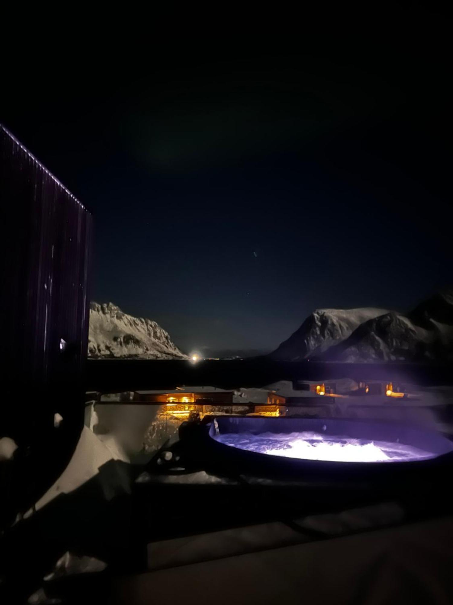 Hoda Cabin - Luxury Lodge With Jacuzzi And Sauna Lyngværet Extérieur photo