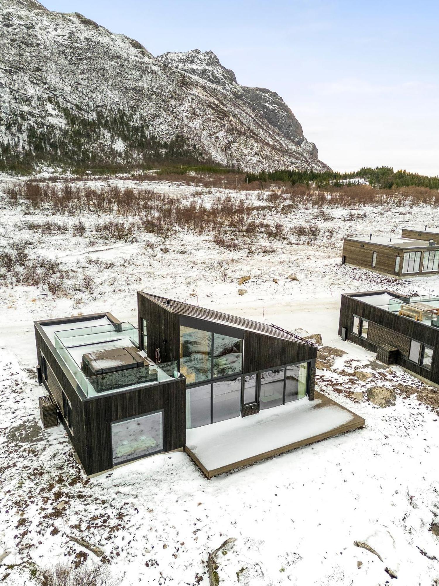 Hoda Cabin - Luxury Lodge With Jacuzzi And Sauna Lyngværet Extérieur photo